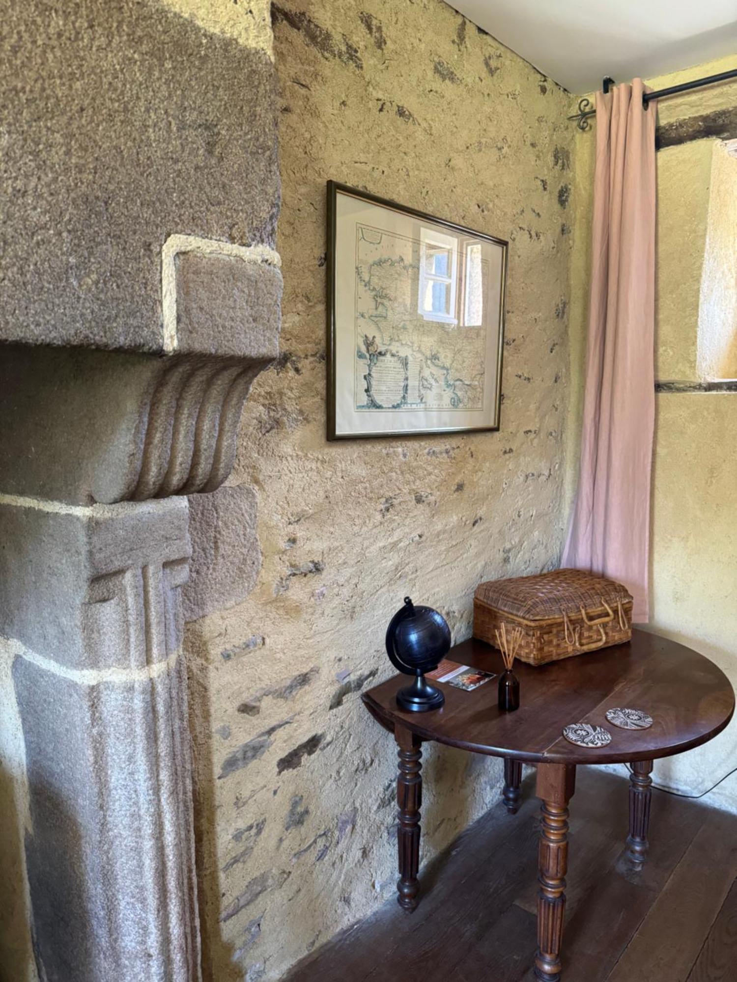 Le Domaine De Coat Rogan, La Chambre Du Tregor Ploezal Exterior photo
